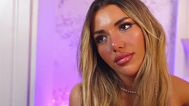 ClaraHazel online show from 10/02/25, 05:03