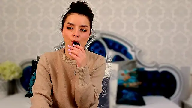 Snapshot of LilithDaughter chatting on 10/01/25, 04:40 LilithDaughter online show from 10/01/25, 04:40