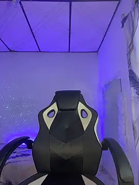 Snapshot of Riana_Kean chatting on 01/09/25, 10:09 Riana Kean online show from 01/09/25, 10:09