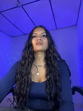 Snapshot of Riana_Kean chatting on 01/18/25, 04:48 Riana Kean online show from 01/18/25, 04:48