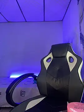 Snapshot of Riana_Kean chatting on 01/21/25, 11:55 Riana Kean online show from 01/21/25, 11:55