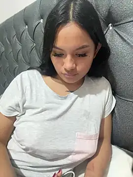 Snapshot of Riana_Kean chatting on 02/11/25, 05:05 Riana Kean online show from 02/11/25, 05:05