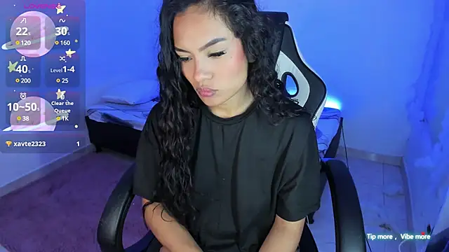 Snapshot of Riana_Kean chatting on 03/03/25, 05:31 Riana Kean online show from 03/03/25, 05:31