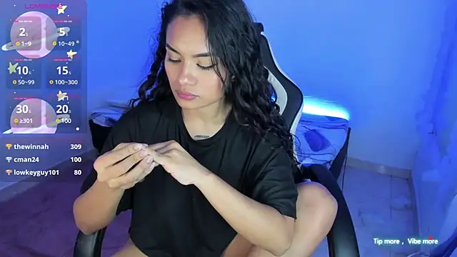 Snapshot of Riana_Kean chatting on 03/07/25, 06:57 Riana Kean online show from 03/07/25, 06:57