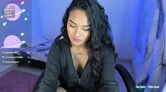 Snapshot of Riana_Kean chatting on 03/18/25, 06:25 Riana Kean online show from 03/18/25, 06:25