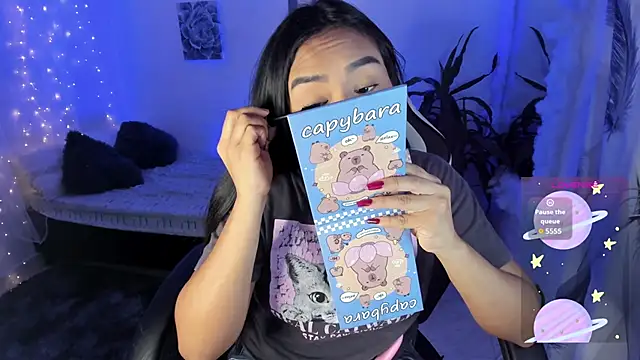 Snapshot of Riana_Kean chatting on 10/14/25, 03:18 Riana Kean online show from 10/14/25, 03:18