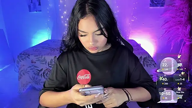 Snapshot of Riana_Kean chatting on 11/30/25, 05:00 Riana Kean online show from 11/30/25, 05:00