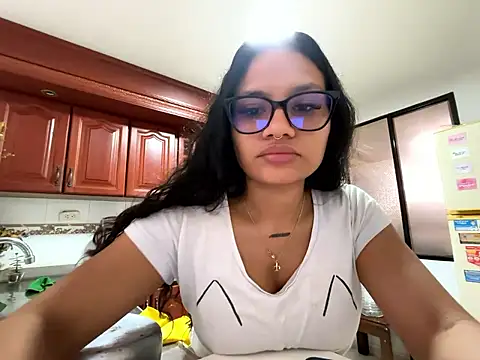 Snapshot of Riana_Kean chatting on 01/06/26, 05:27 Riana Kean online show from 01/06/26, 05:27