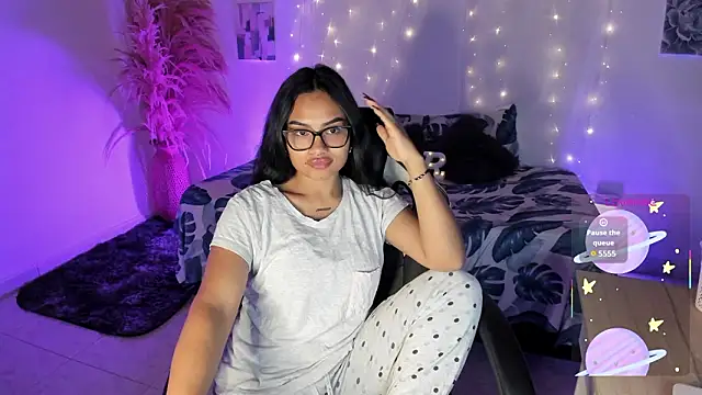 Snapshot of Riana_Kean chatting on 02/08/26, 08:18 Riana Kean online show from 02/08/26, 08:18