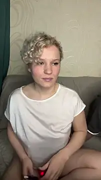 Snapshot of MrMrsRight chatting on 03/11/25, 07:25 MrMrsRight online show from 03/11/25, 07:25