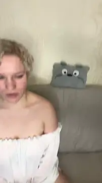Snapshot of MrMrsRight chatting on 03/13/25, 05:18 MrMrsRight online show from 03/13/25, 05:18