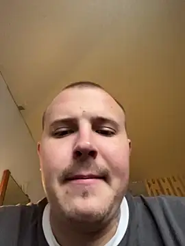 MrMrsRight online show from 10/31/25, 07:09