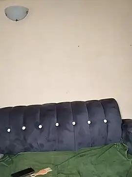 Snapshot of Winnie_- chatting on 02/09/25, 08:54 Winnie - online show from 02/09/25, 08:54