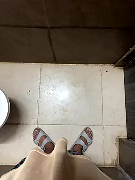 Snapshot of Cum_on_your_tityyy chatting on 09/26/25, 01:04 Cum on your tityyy online show from 09/26/25, 01:04