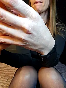 Lib ertine32 online show from 02/12/26, 11:16