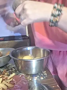  Kitti  online show from 11/18/25, 03:38