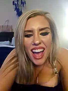 Snapshot of ellieconradxo chatting on 01/14/25, 03:53 ellieconradxo online show from 01/14/25, 03:53