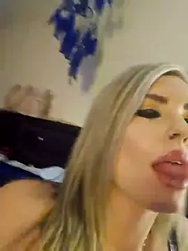 Snapshot of ellieconradxo chatting on 01/17/25, 03:55 ellieconradxo online show from 01/17/25, 03:55