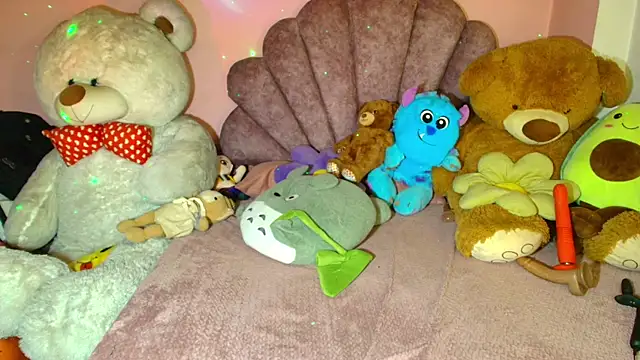 Snapshot of Pocahontascute_33 chatting on 02/15/26, 10:50 Pocahontascute 33 online show from 02/15/26, 10:50