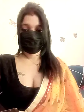 Snapshot of Beauty-khan chatting on 12/20/25, 07:43 Beauty-khan online show from 12/20/25, 07:43