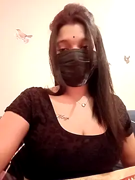 Snapshot of Beauty-khan chatting on 12/21/25, 06:37 Beauty-khan online show from 12/21/25, 06:37
