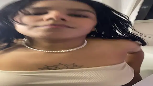 Snapshot of ninapego chatting on 02/16/25, 01:03 ninapego online show from 02/16/25, 01:03