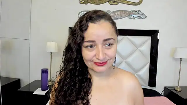 Snapshot of _luna__sweet_ chatting on 02/22/25, 03:34 luna sweet online show from 02/22/25, 03:34