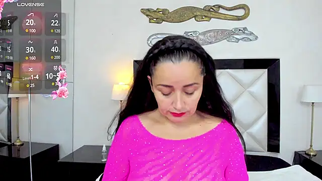 Snapshot of _luna__sweet_ chatting on 03/03/25, 03:52 luna sweet online show from 03/03/25, 03:52
