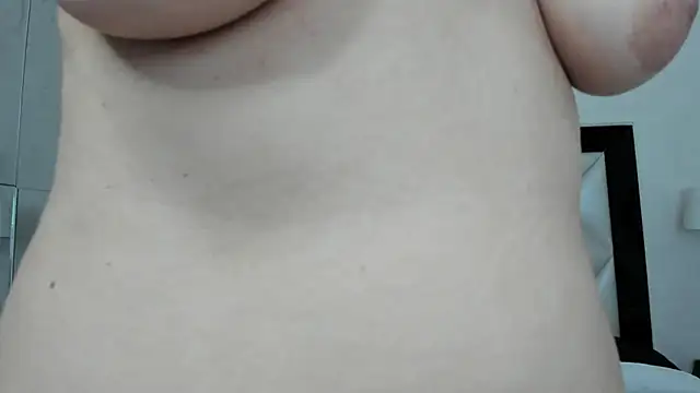 Snapshot of _luna__sweet_ chatting on 03/07/25, 03:51 luna sweet online show from 03/07/25, 03:51