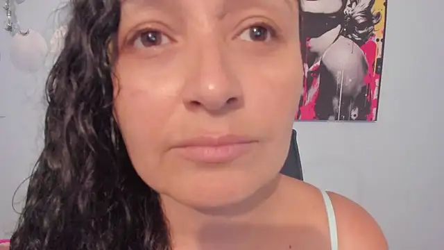 Snapshot of _luna__sweet_ chatting on 09/15/25, 02:11 luna sweet online show from 09/15/25, 02:11