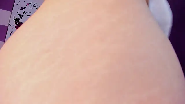 Snapshot of Alli_cooper chatting on 01/30/25, 12:18 Alli cooper online show from 01/30/25, 12:18