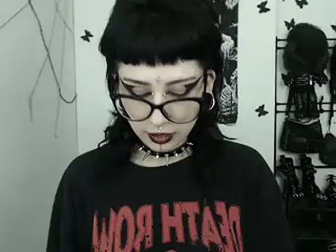 n0sferatus   online show from 12/21/25, 03:57