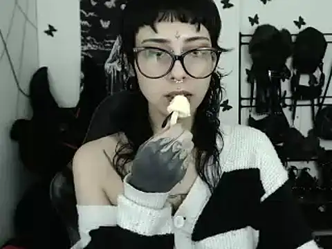 n0sferatus   online show from 02/28/26, 03:51