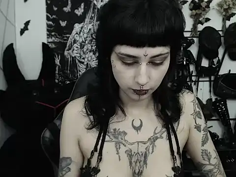Snapshot of n0sferatus__ chatting on 05/21/26, 01:56 n0sferatus online show from 05/21/26, 01:56