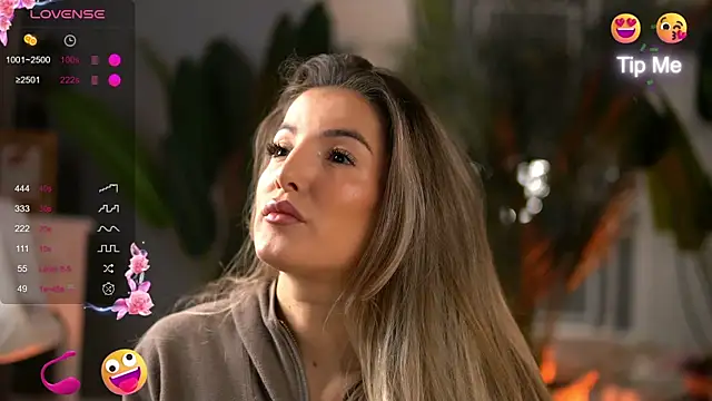 KellyMathews online show from 10/11/25, 02:22