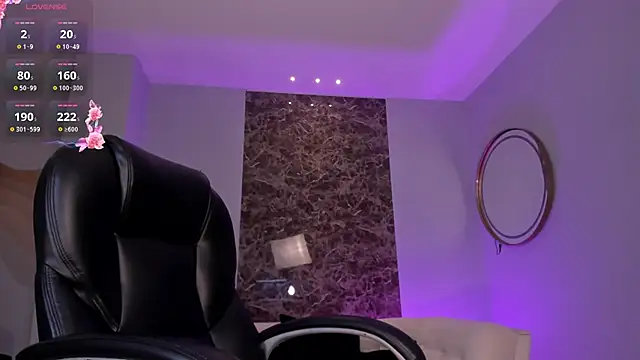 AmberLewis  online show from 02/18/25, 09:21