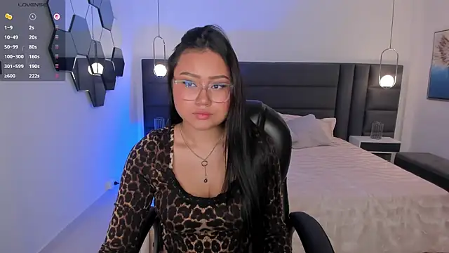 AmberLewis  online show from 11/27/25, 11:29