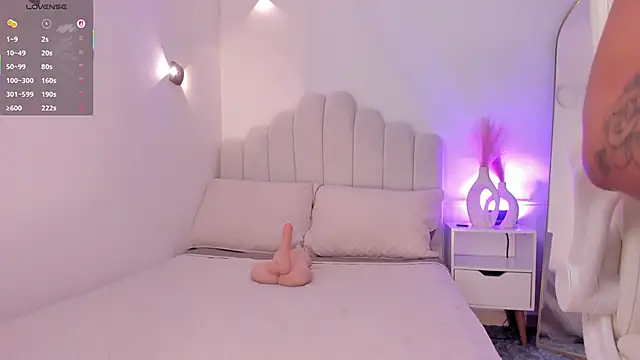 AmberLewis  online show from 04/24/26, 04:31