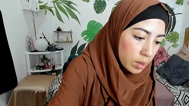 Snapshot of chaymae_nah_ chatting on 12/02/25, 05:13 chaymae nah online show from 12/02/25, 05:13