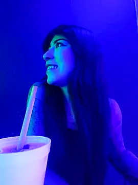 chaymae nah  online show from 04/15/26, 03:13