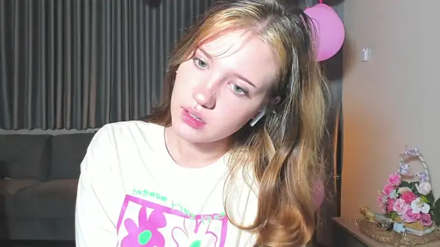 Snapshot of HanahCute chatting on 03/06/25, 07:32 HanahCute online show from 03/06/25, 07:32