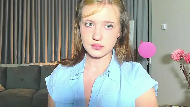 Snapshot of HanahCute chatting on 03/22/25, 10:26 HanahCute online show from 03/22/25, 10:26