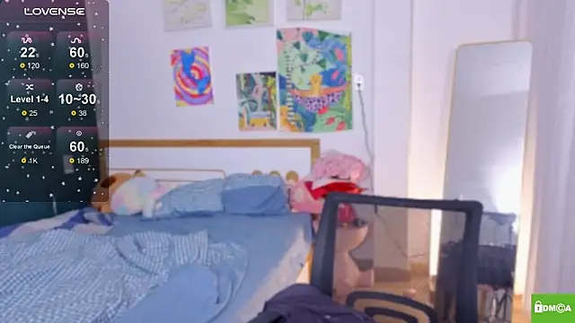 Snapshot of HanahCute chatting on 10/28/25, 12:14 HanahCute online show from 10/28/25, 12:14