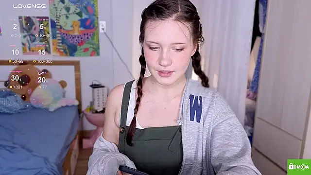 Snapshot of HanahCute chatting on 11/27/25, 02:24 HanahCute online show from 11/27/25, 02:24