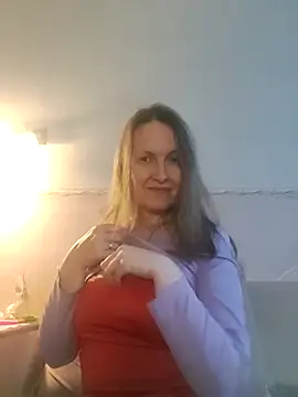 Evelina cute online show from 12/21/25, 12:23