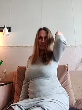 Evelina cute online show from 04/12/26, 12:21