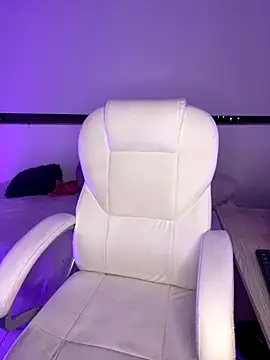 nyna 1 online show from 09/18/25, 11:51