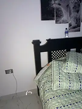 nyna 1 online show from 12/20/25, 05:14