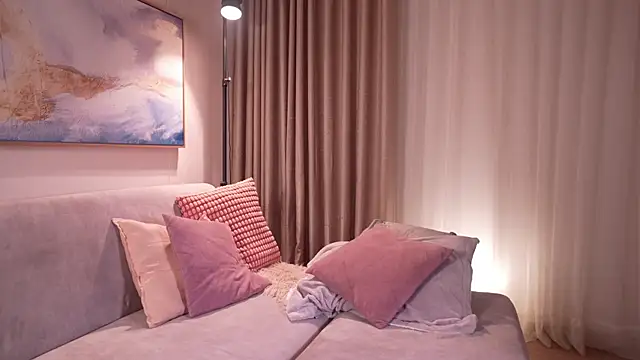 pauline  7 online show from 10/23/25, 06:06