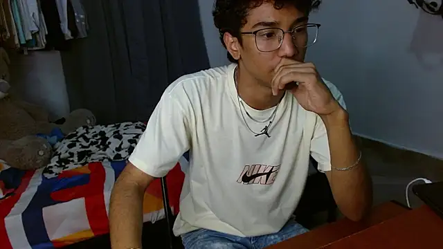 harrytwink18 online show from 02/16/26, 09:11